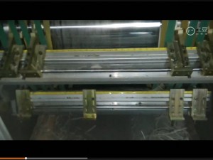 全自動(dòng)無塵開槽機(jī)-實(shí)拍